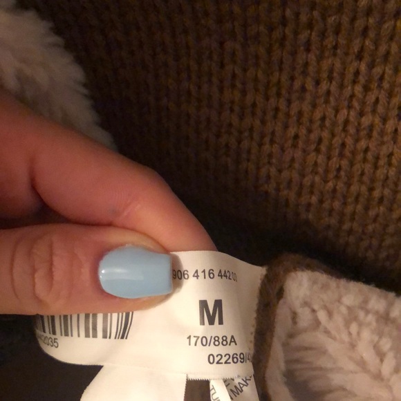 Barely worn waterfall cardigan with faux fur - Picture 6 of 6